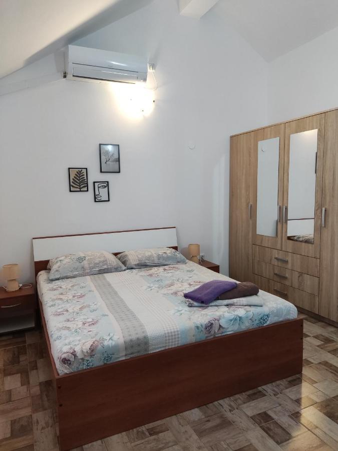 Apartments Sunce Лумбарда Екстер'єр фото