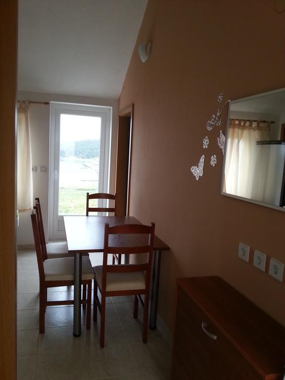 Apartments Sunce Лумбарда Екстер'єр фото